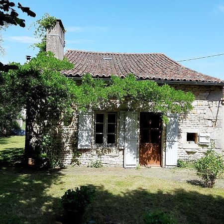 Wisteria Cottage Les Adjots Экстерьер фото