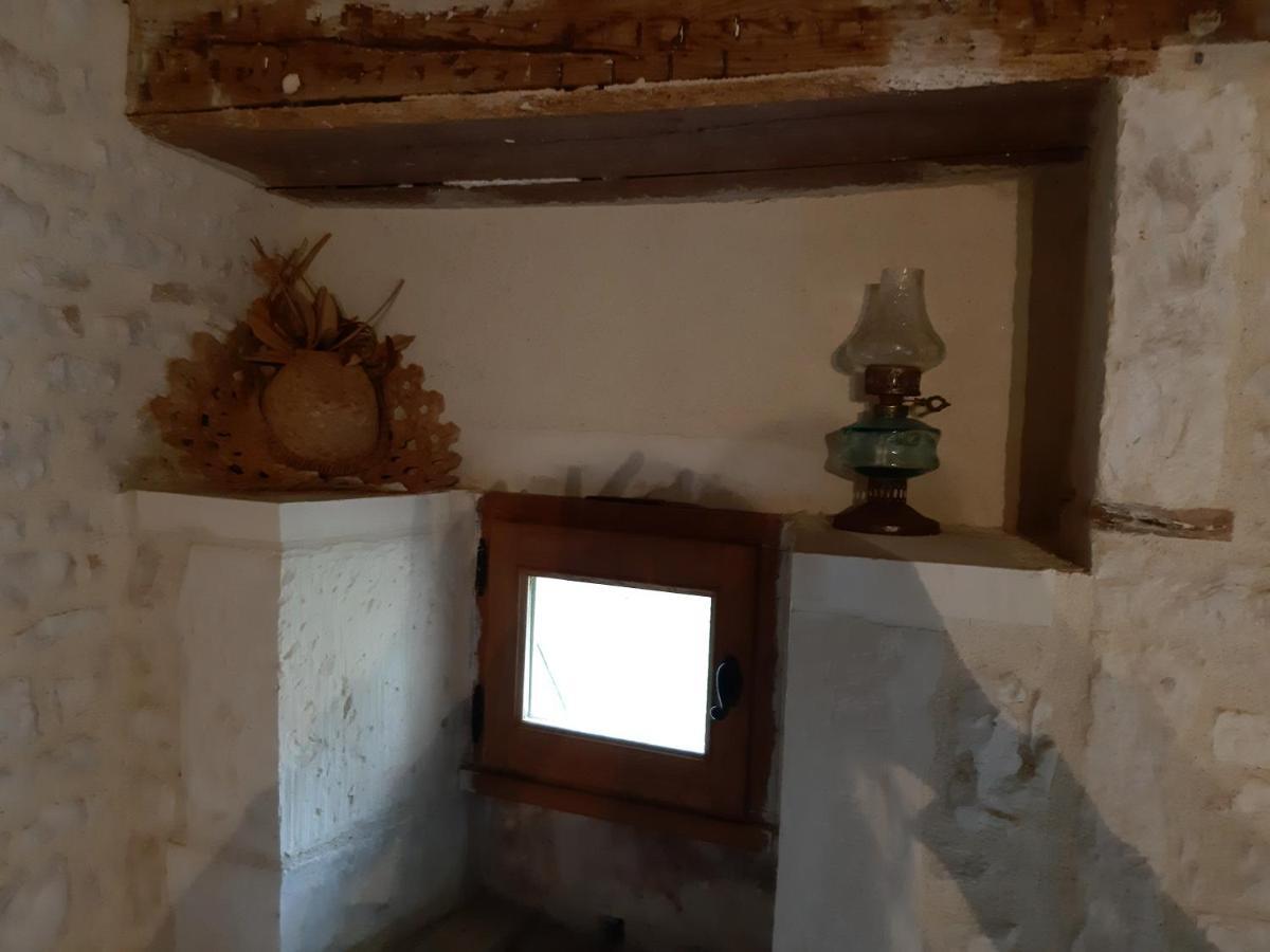 Wisteria Cottage Les Adjots Экстерьер фото