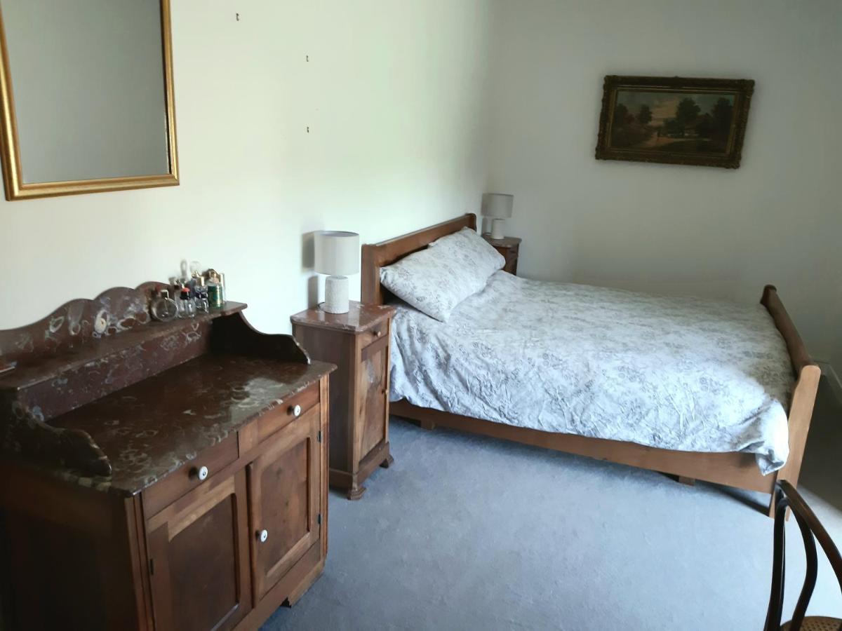 Wisteria Cottage Les Adjots Экстерьер фото