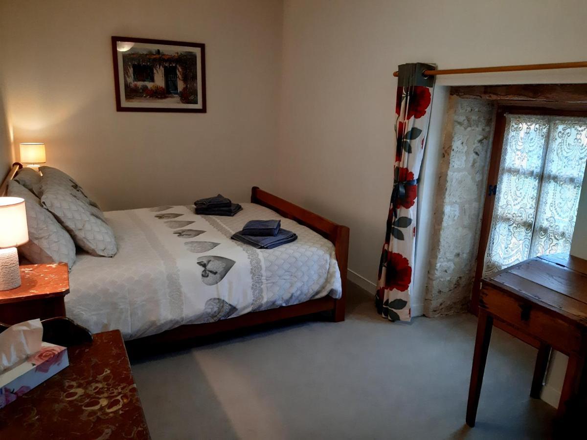Wisteria Cottage Les Adjots Экстерьер фото